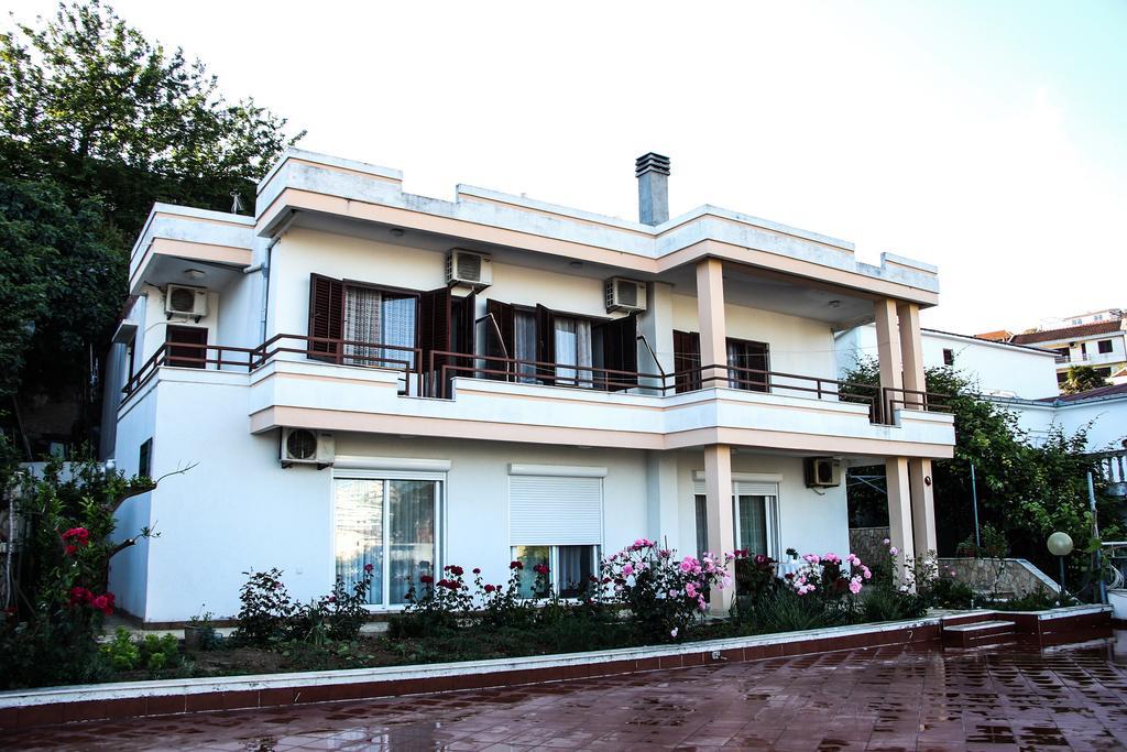 Apartments Aga Ulcinj Exterior photo